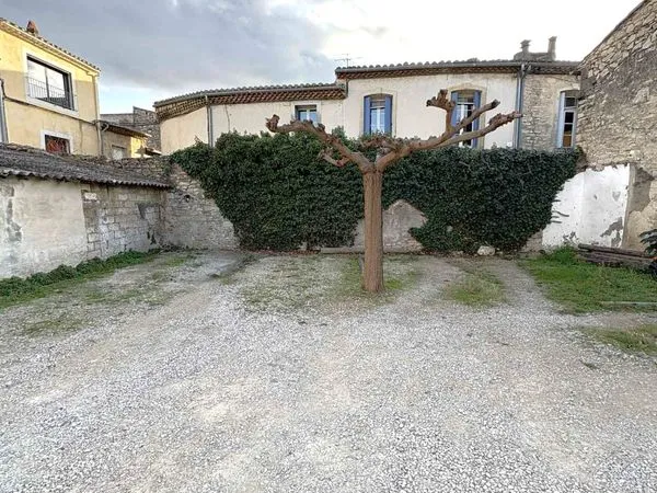 Parking/box Lunel