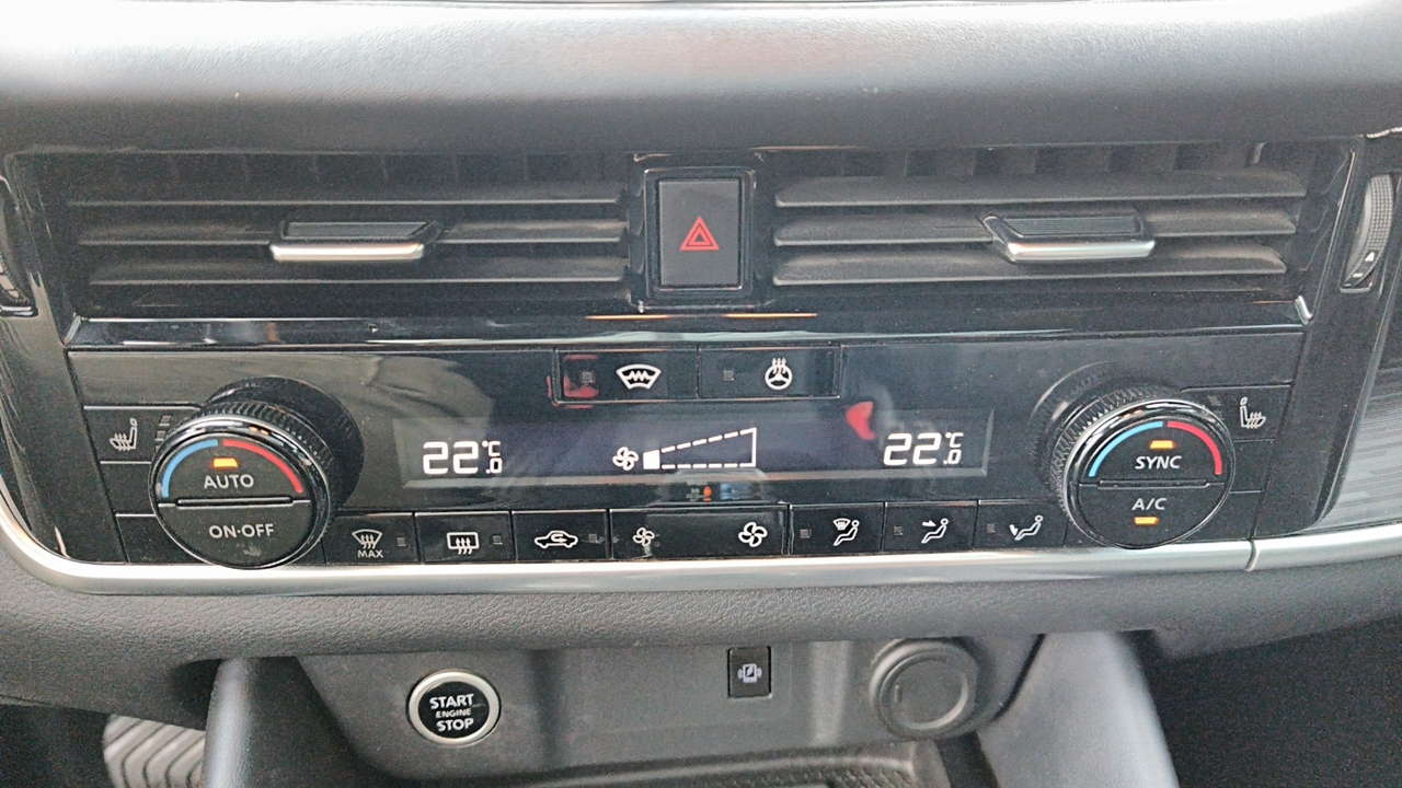 Nissan Qashqai Mild Hybrid 158 ch Xtronic — photo 16