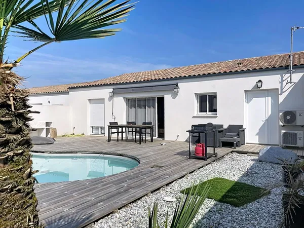 Maison de plain-pied - 2019 - 83 m² - 3 chambres - Jardin, piscine et garage