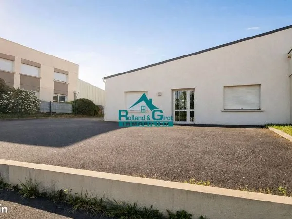 Local commercial 200 m² NOYAL SUR VILAINE
