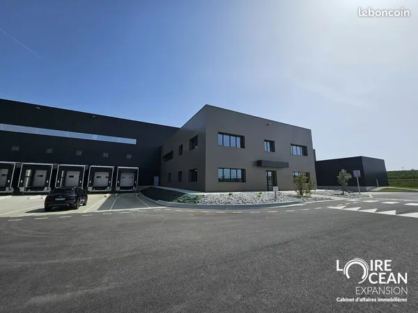 Local logistique 6 000 m²