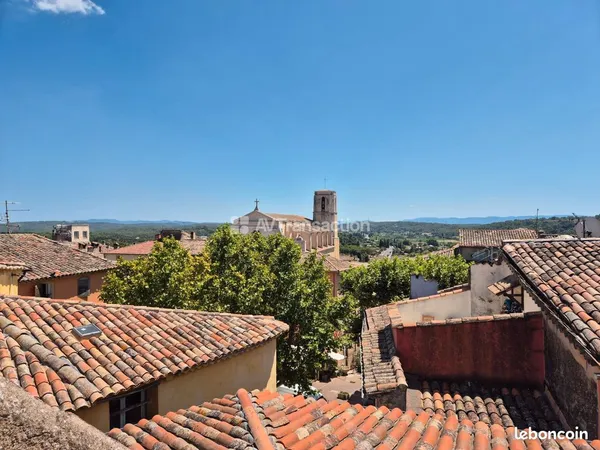 Appartement au coeur du village