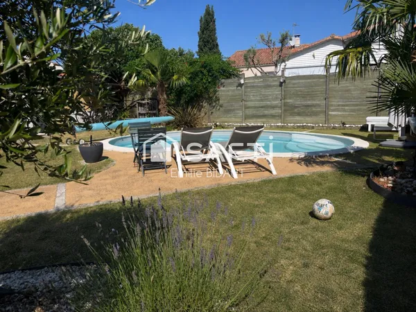 Maison de plain-pied avec piscine, au coeur de Montaigu-Vendée