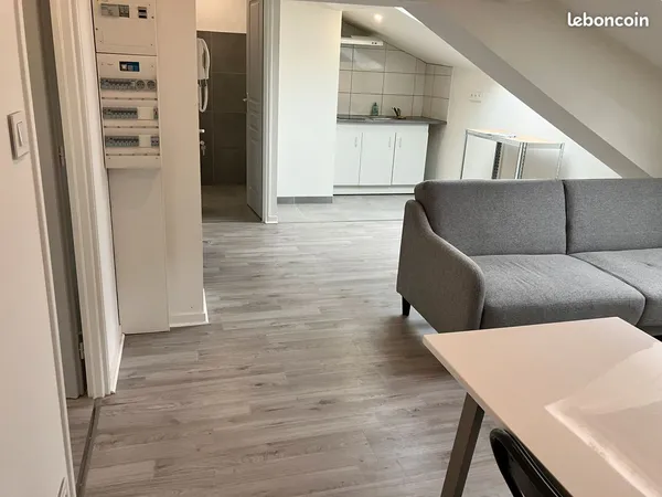 A loué t2 état neuf