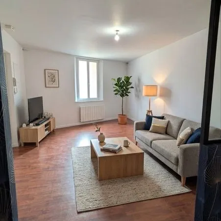 Appartement de 64 mètres carrés à albi avec patio