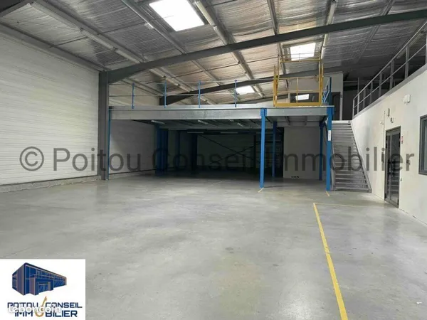 Local d'activité 732 m²