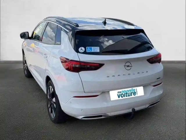 Opel Grandland hybrid 225 ch bva8 — photo 5