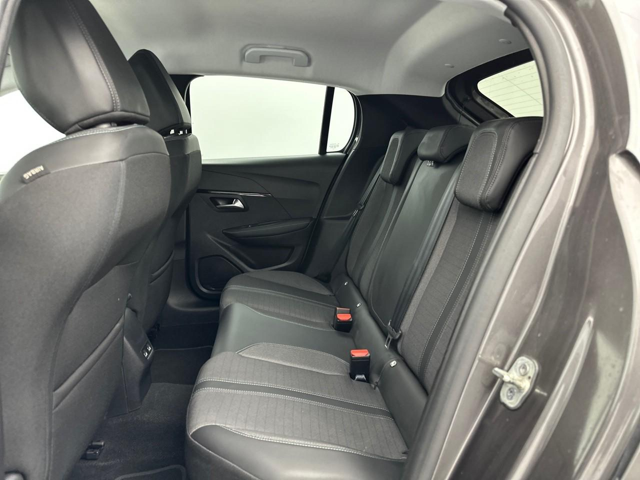 Peugeot 208 bluehdi 100 s&s bvm6 allure business — photo 12