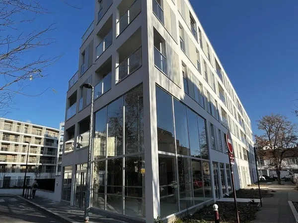 Local commercial 251 m²