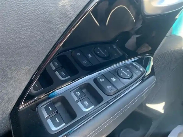 Kia Niro 1.6 gdi hybride rechargeable 141 ch dct6 — photo 22