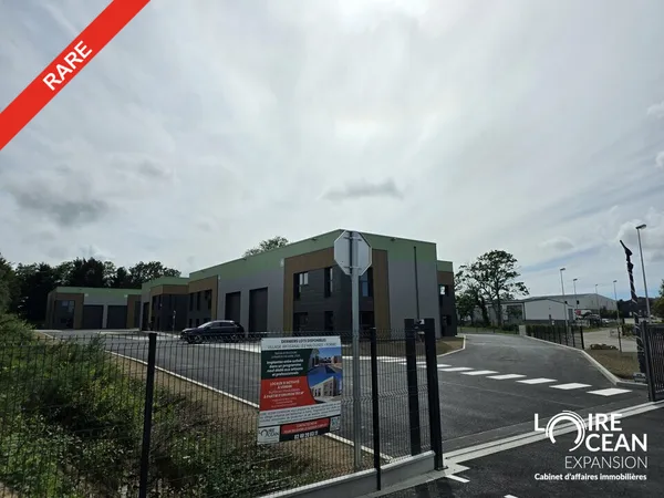 Local industriel 300 m²