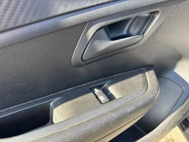 Peugeot 208 puretech 75 s&amp;s bvm5 — photo 15