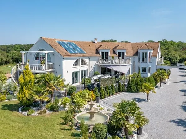 Luxueuse villa contemporaine de 700M² à 30 mn de Fontainebleau