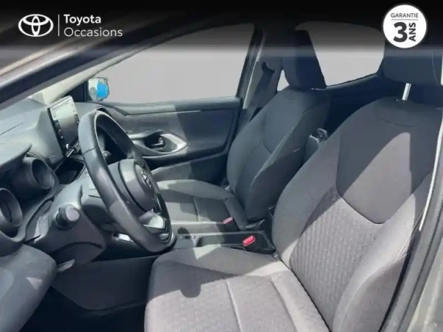 Toyota Yaris 116h design 5p my22 — photo 11