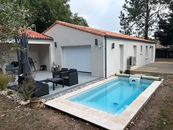 Maison de plain pied avec piscine - La Piaudrie