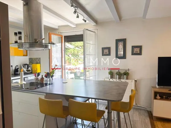 Exclusivité Superbe T4 au charme de l'ancien, lumineux ave