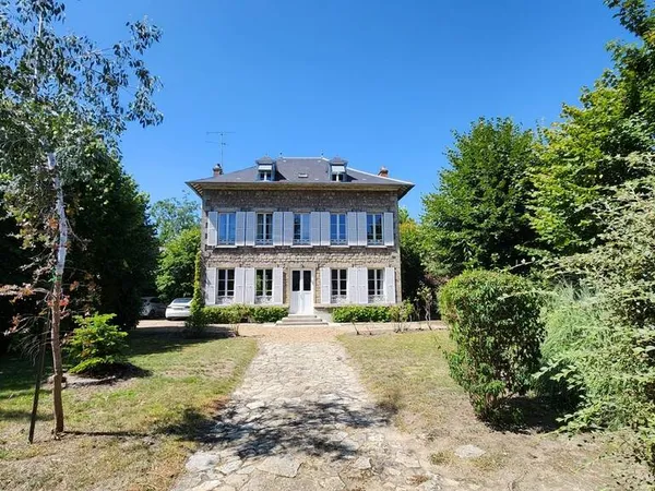 Maison 11 pièces 282 m²