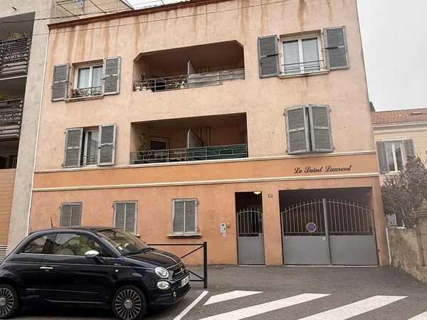 EXCLUSIVITE - APPARTEMENT T3 AVEC TERRASSE, CAVE ET GARAGE