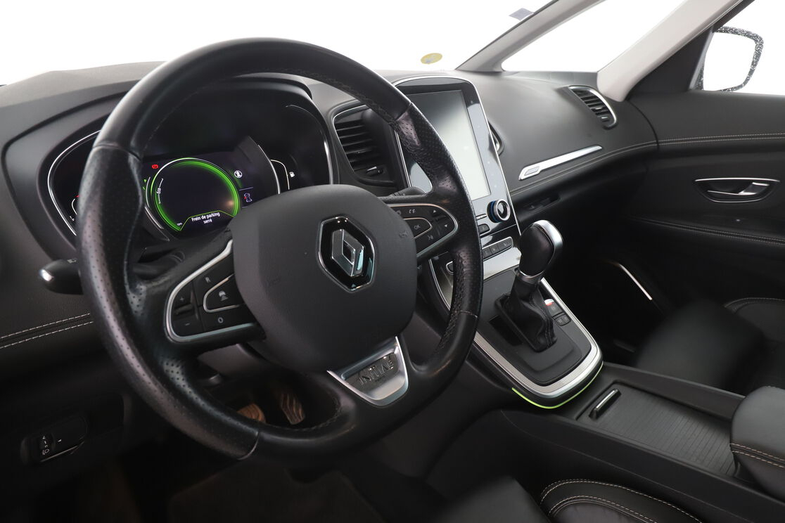 Renault Grand Scenic 1.6 dCi Energy Initiale Paris EDC — photo 10