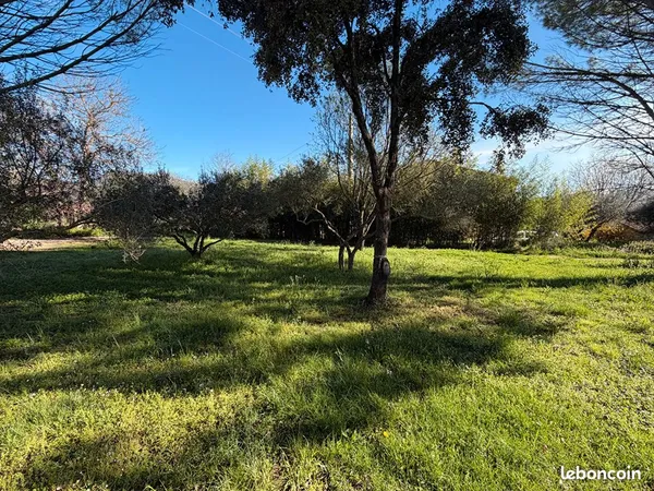 Terrain 1227 m² CORRENS