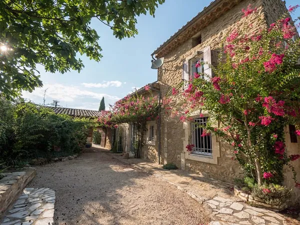Exclusivité , Saint Paulet de Caisson - Mas restauré au calme sur 2 385 m² de terrain