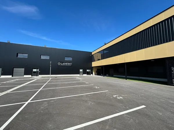 BUREAU 54M² avec espaces communs - BETHENY