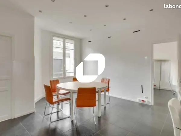 Bureau 97 m²