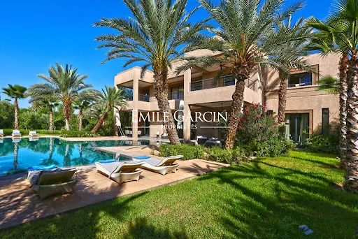 Maison 14 pièces 950 m²