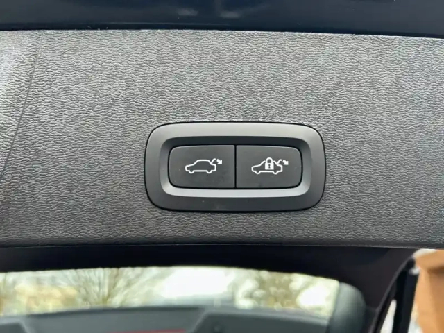 Volvo Xc40 t4 recharge 129+82 ch dct7 — photo 9