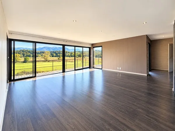 Maison contemporaine de plain-pied avec un immense panorama