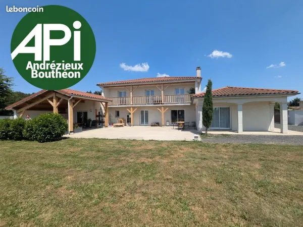 Maison 6 pièces 210 m²