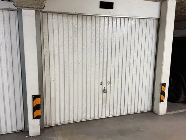 à louer - box fermé en sous-sol - proche chu pellegrin