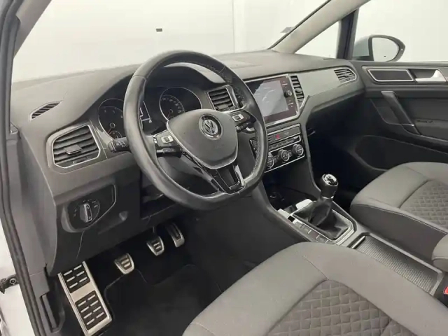 Volkswagen Golf Sportsvan 1.0 tsi 110 bmt bvm6 — photo 58