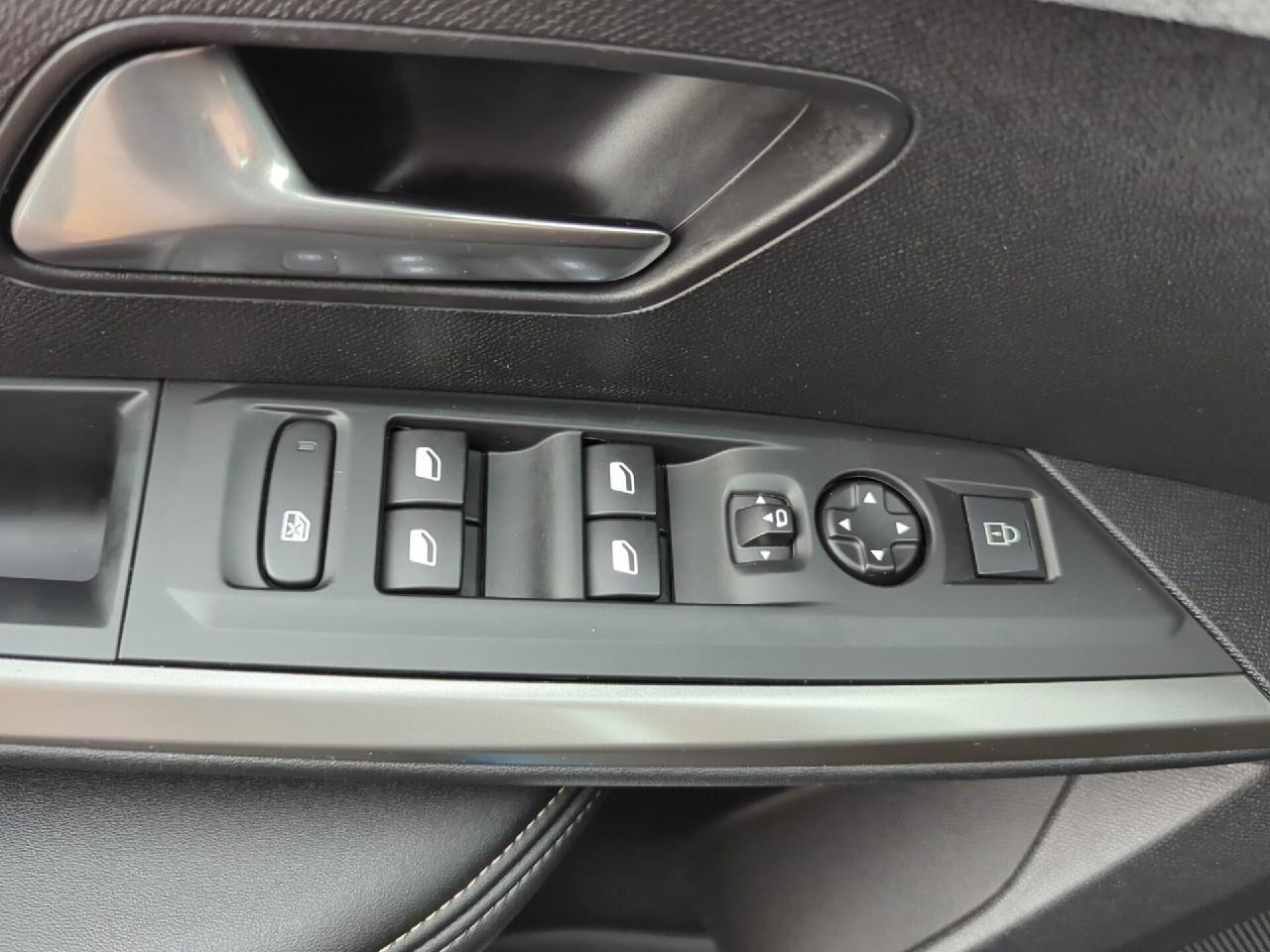 Peugeot 3008 hybrid 136 e-dcs6 allure — photo 26