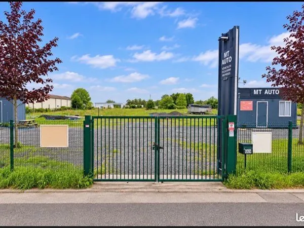 Terrain 1 500 m² + atelier + bureau - activités professionnelles