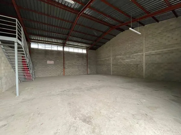Local d'activité 187 m²