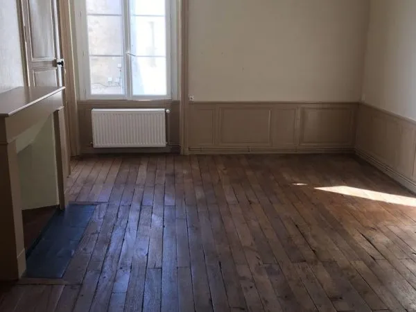 APPARTEMENT T2 - PROCHE BLOSSAC