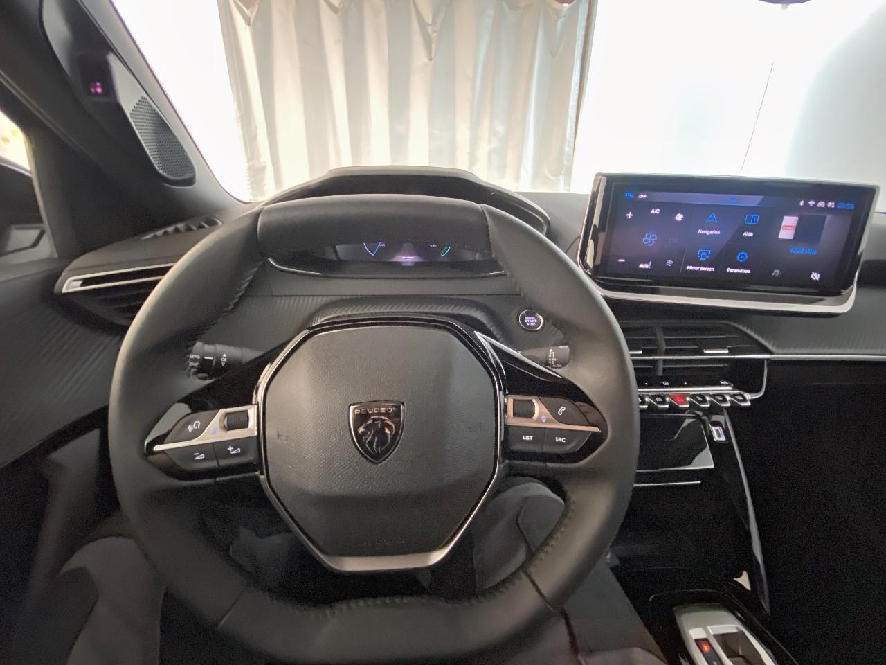 Peugeot 2008 hybrid 145 ch e-dcs6 allure — photo 12