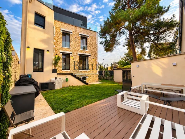 Maison 7 pièces 200 m²