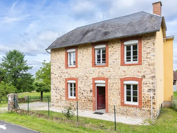 Maison en pierre de 4 pièces principales