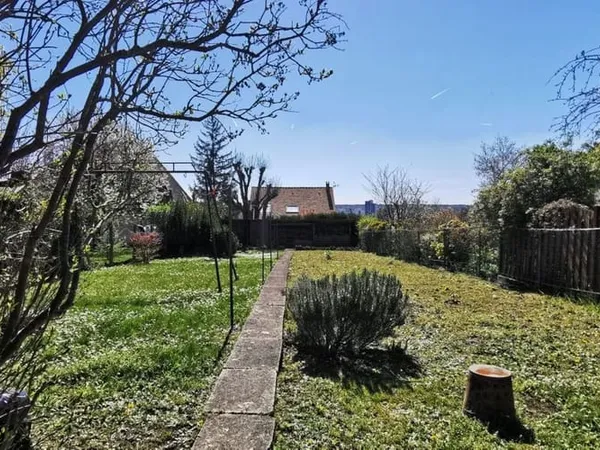 Terrain 600 m²