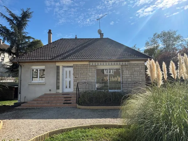 EN VENTE - FOURCHAMBAULT CENTRE - Maison 2 chambres sur sous-sol