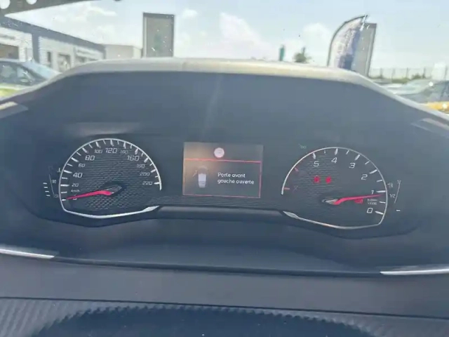 Peugeot 2008 puretech 100 s&amp;s bvm6 — photo 10