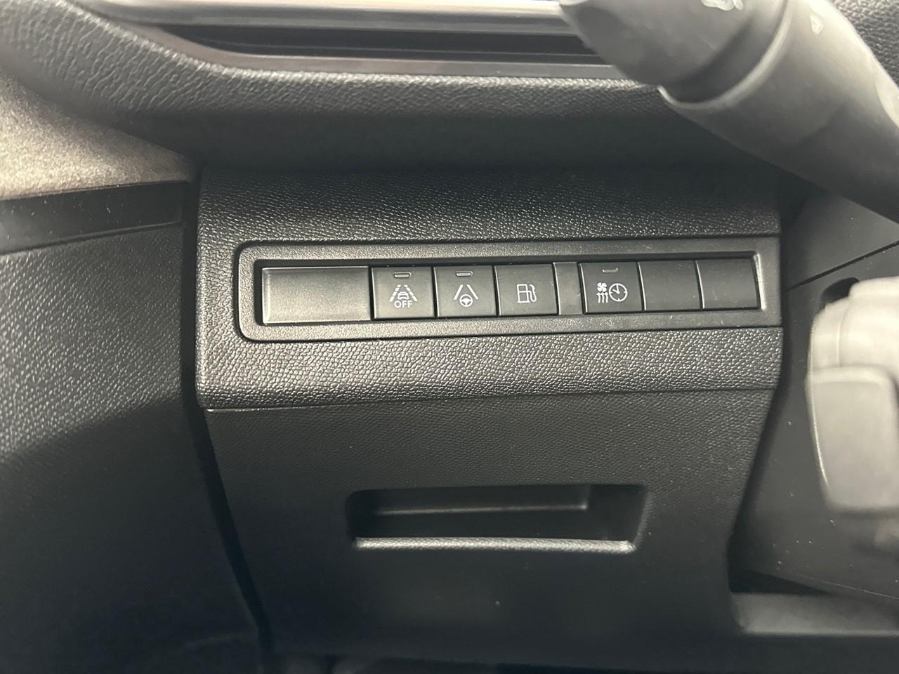 Peugeot 3008 hybrid 225 e-eat8 gt — photo 16