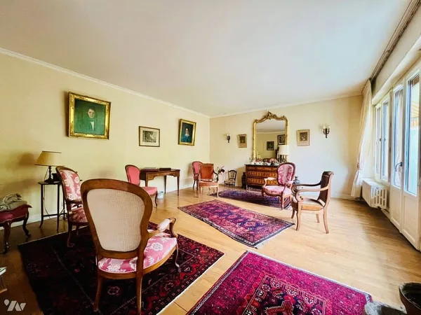 Appartement 7 pièces 166 m²
