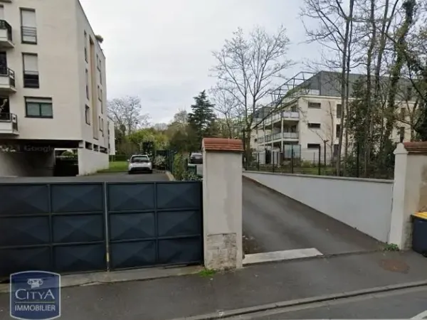 Stationnement Location Saint-Jean-de-Braye 48€