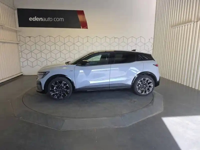 Renault Megane e-tech 220 ch autonomie confort — photo 2