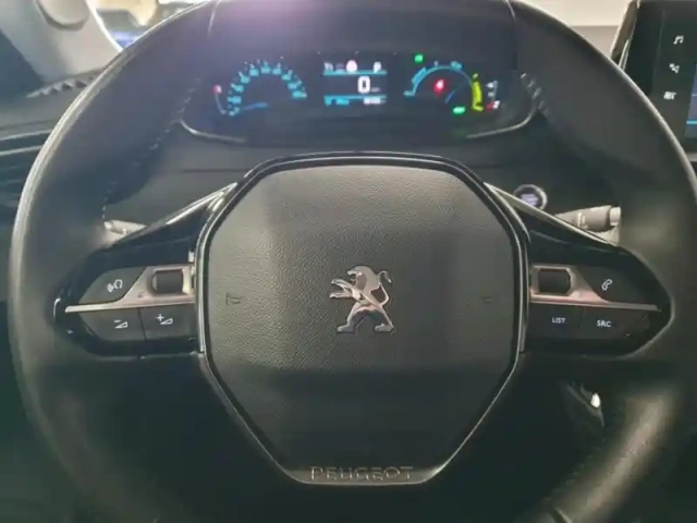Peugeot 2008 e- 136ch style — photo 12
