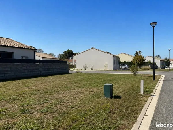Terrain 330 m² Medis