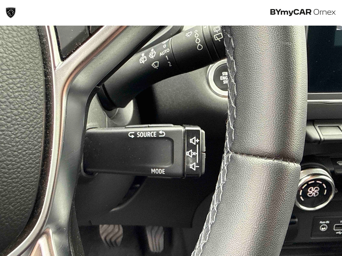 Renault Captur TCe 140 EDC - 21 — photo 23
